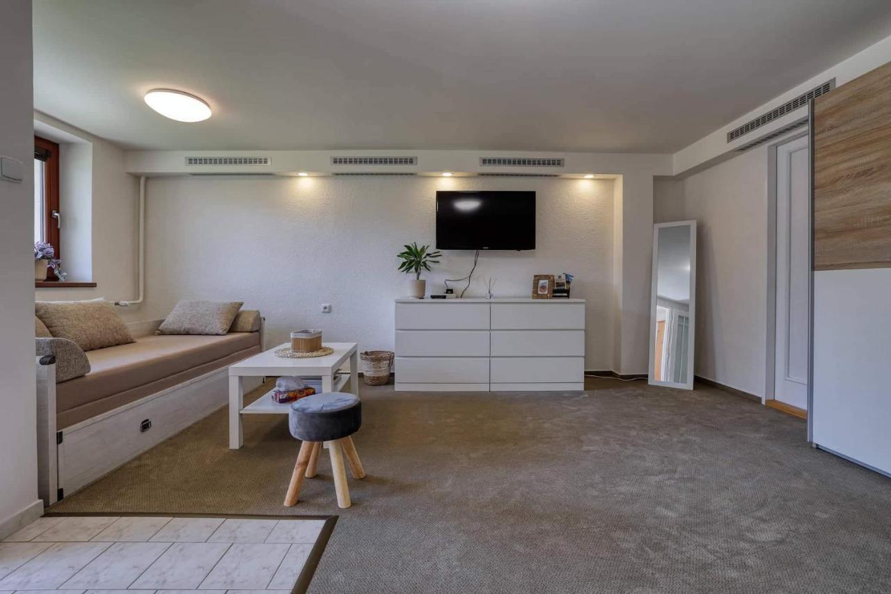 Apartman U Peciho Bela pod Pradedem Luaran gambar